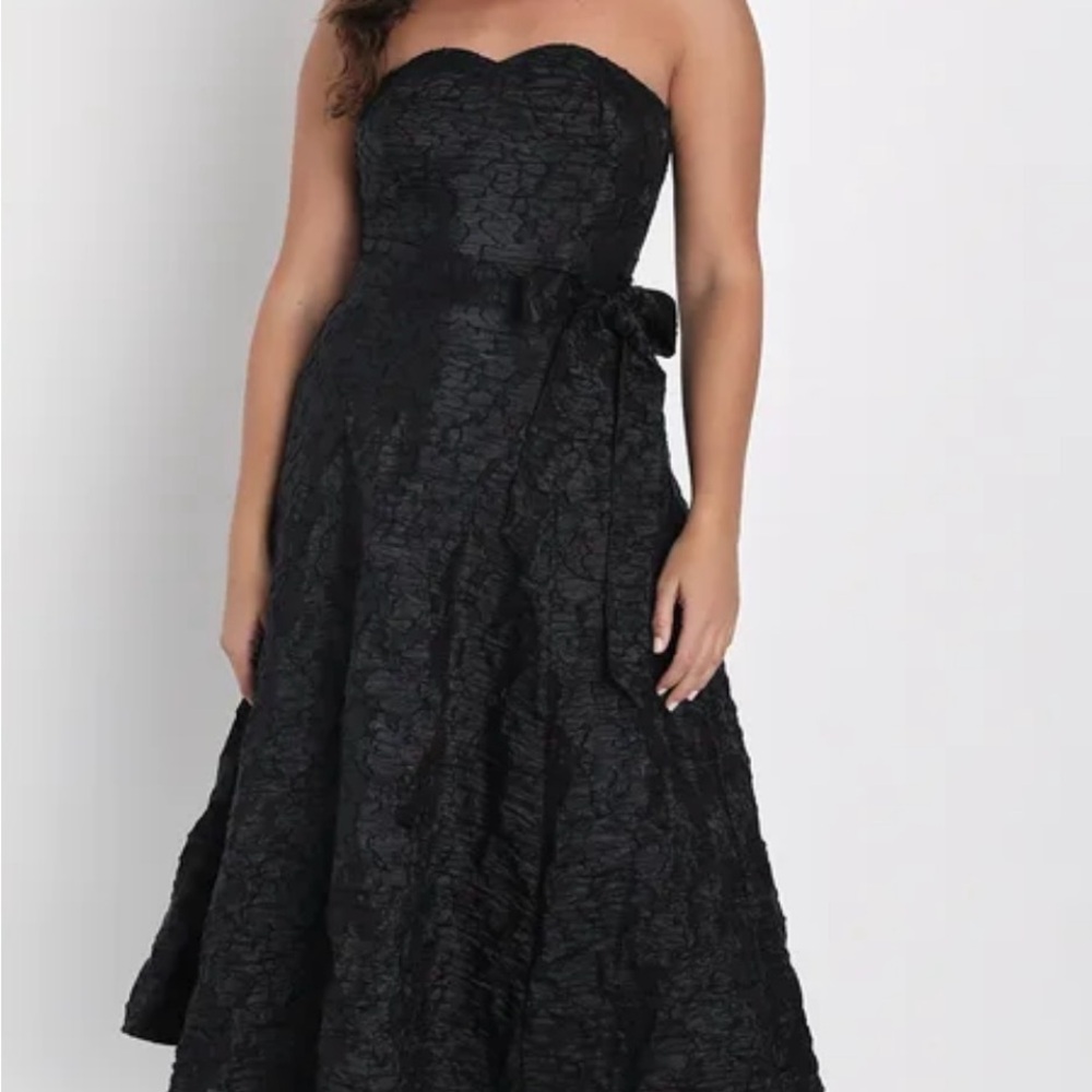 NWT Lulu's “Toast to Tonight” Black Strapless Pleated A-line Dress